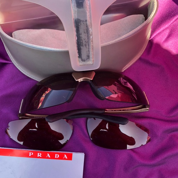 Prada women’s athletic sunglasses 2 lenses case main image 7